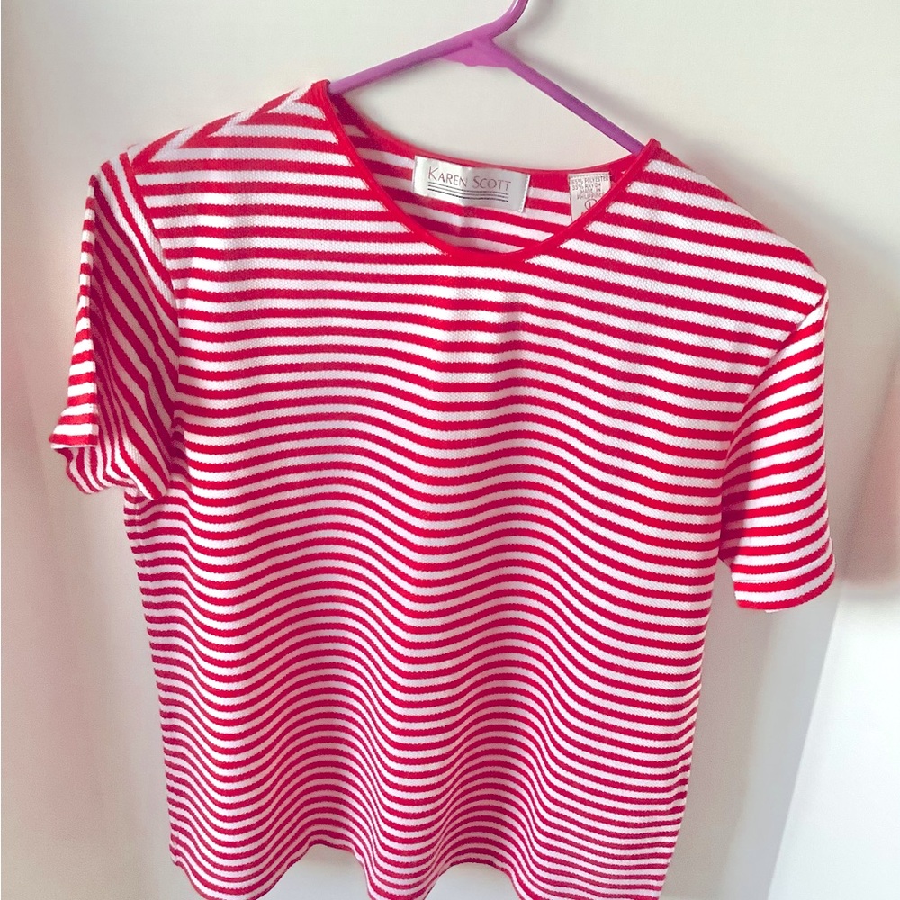 Karen Scott Women’s. Top.  Size Large